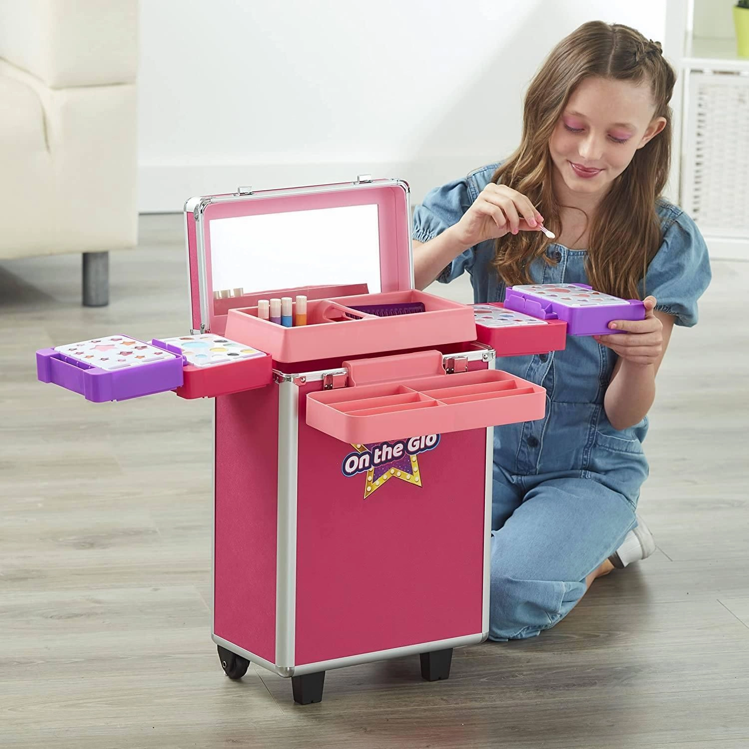Shimmer 'n Sparkle InstaGlam On the Glo Makeup Trolley