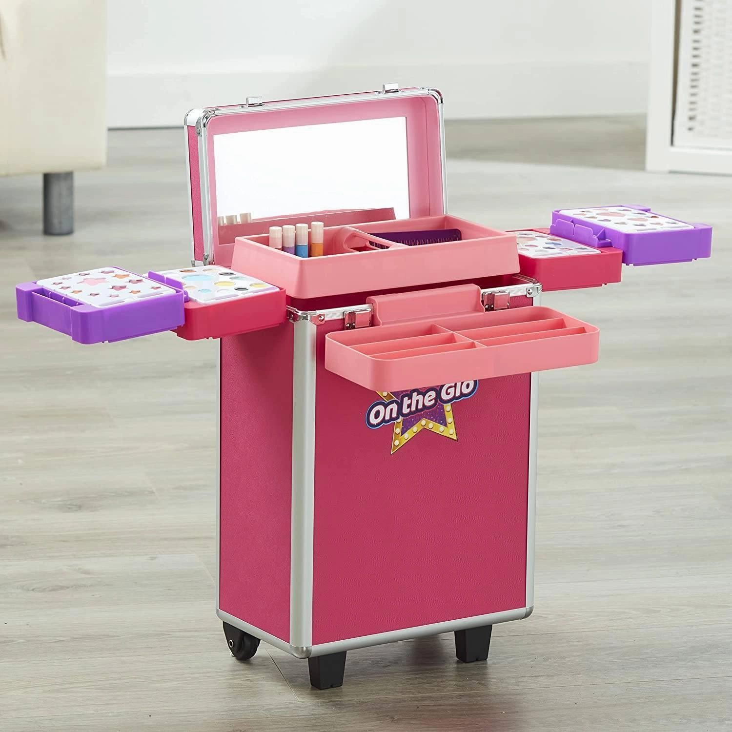 Shimmer 'n Sparkle InstaGlam On the Glo Makeup Trolley