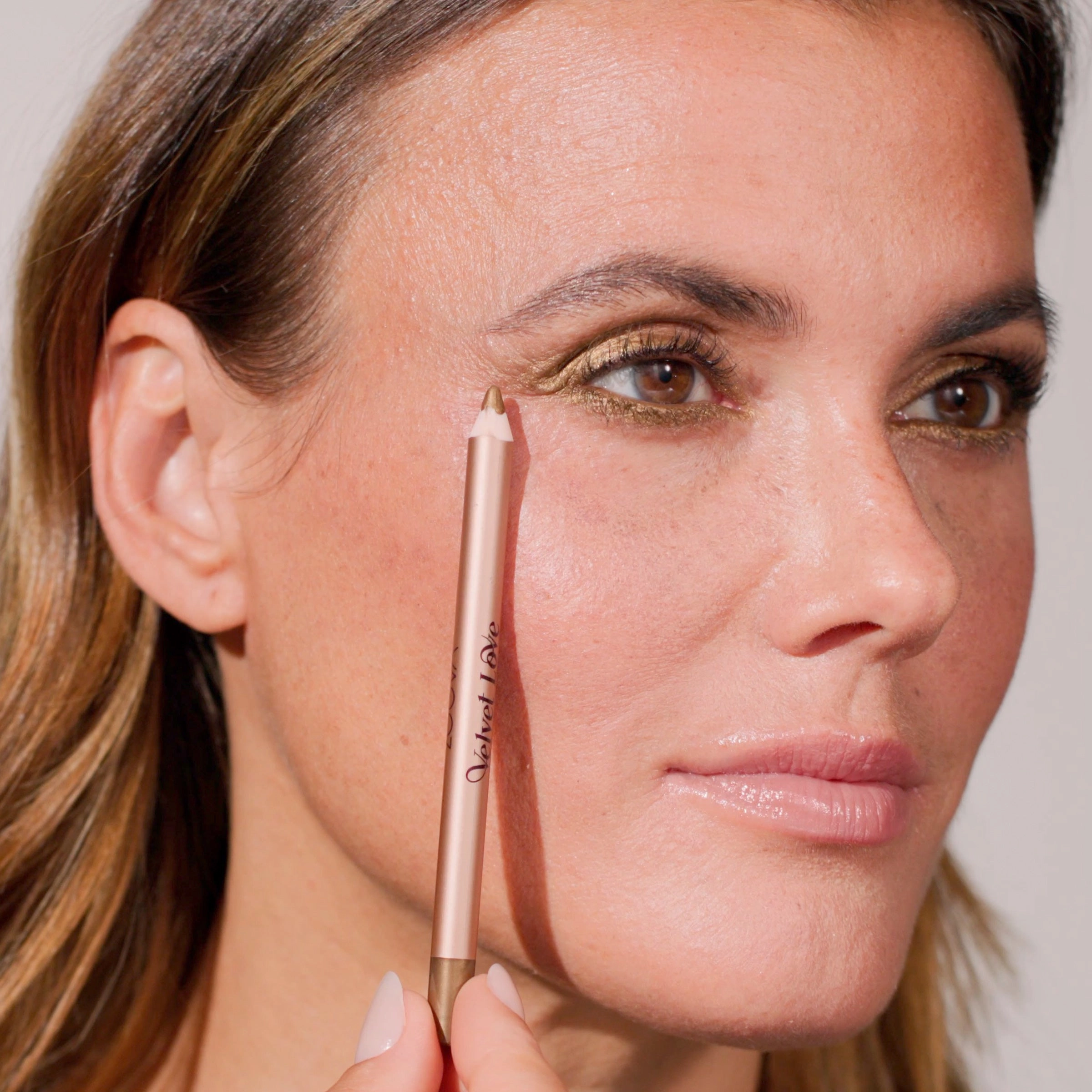 Velvet Love Eyeliner Pencil (Metallic Bronze)